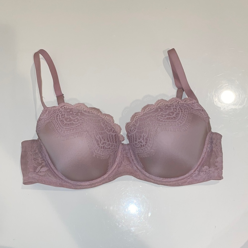 Victoria’s Secret 💖Bundle It!💖 Pink/Purple Bra with Lace Detail